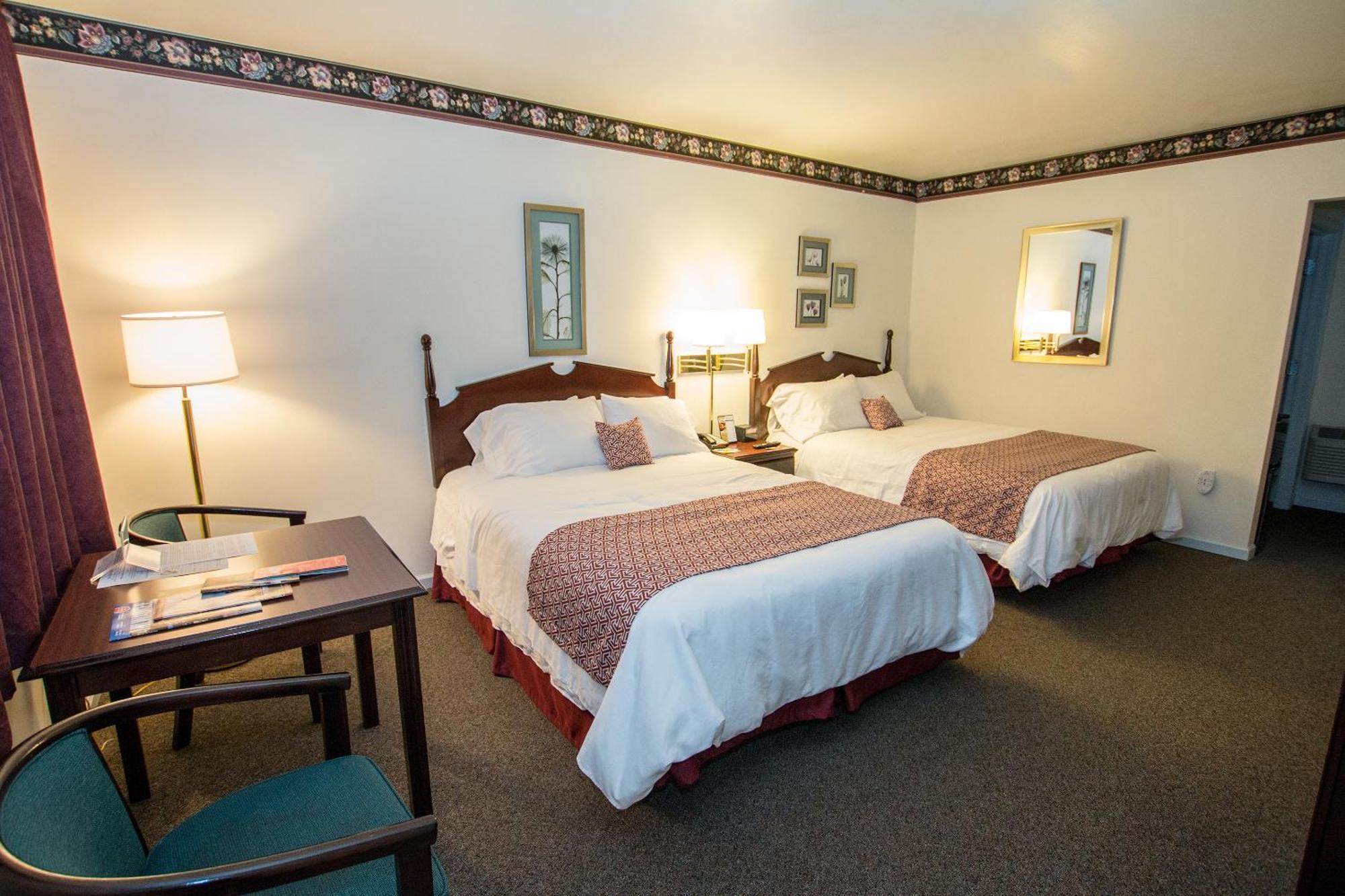 The Chalet Motel Mequon Ngoại thất bức ảnh