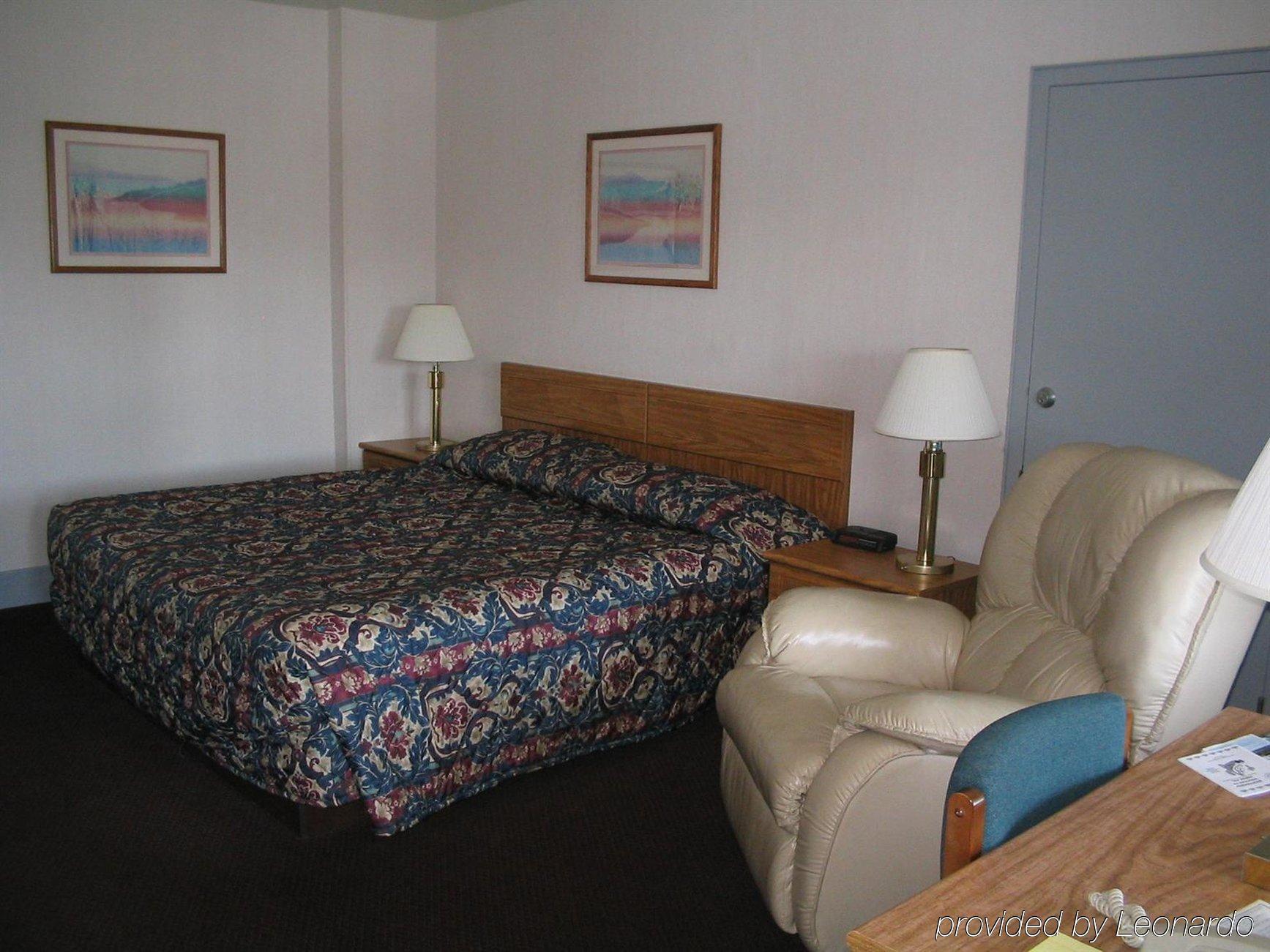 The Chalet Motel Mequon Phòng bức ảnh