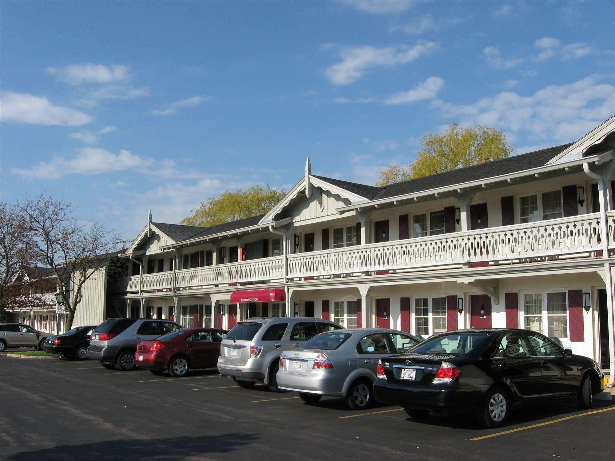 The Chalet Motel Mequon Ngoại thất bức ảnh