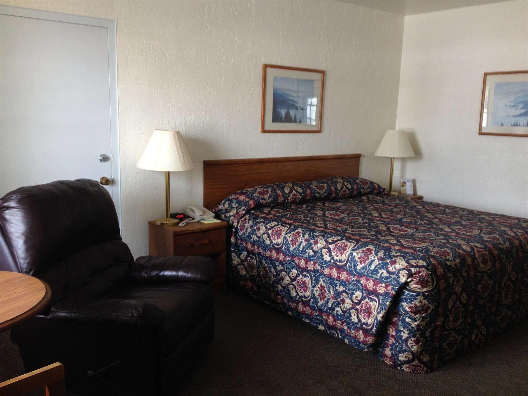 The Chalet Motel Mequon Ngoại thất bức ảnh