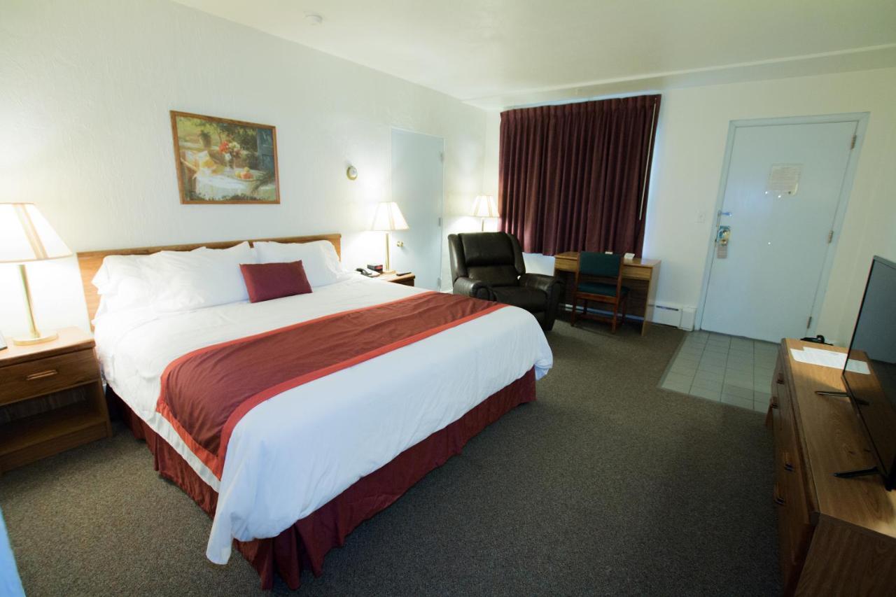 The Chalet Motel Mequon Ngoại thất bức ảnh