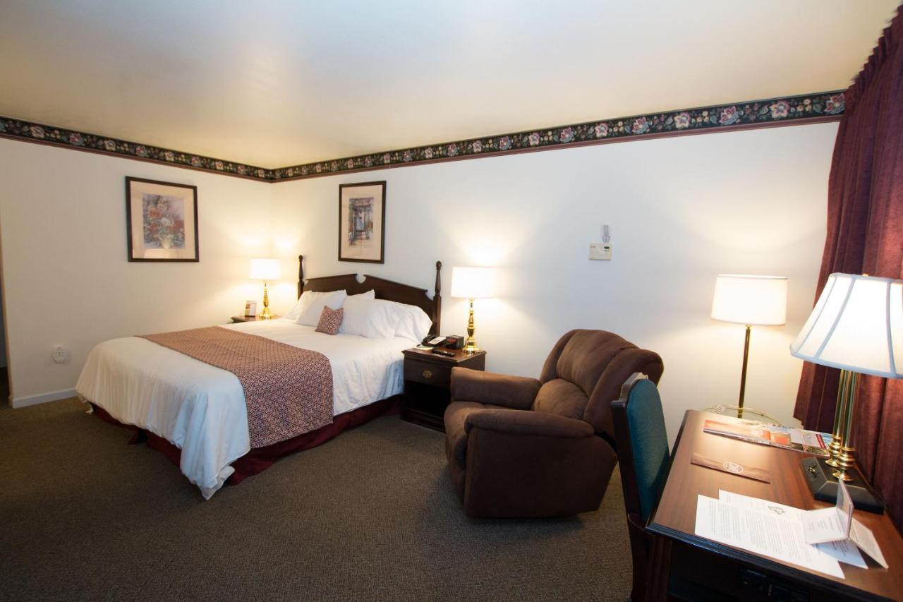 The Chalet Motel Mequon Ngoại thất bức ảnh
